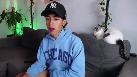 ostin 18hot online show from December 2024 01:26:02 AM