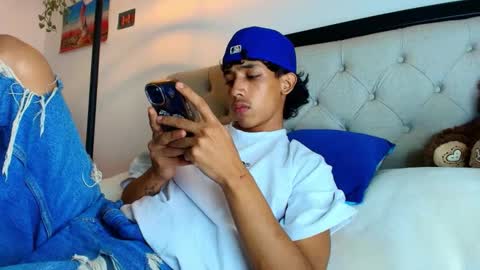 Snapshot of ostin_18hot chatting on March 2026 06:35:01 AM ostin 18hot online show from March 2026 06:35:01 AM