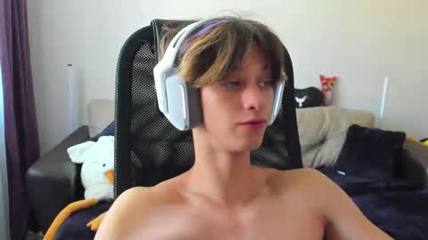 Ostin online show from September 2025 04:47:01 AM