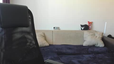 Ostin online show from September 2025 04:35:01 AM