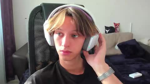 Ostin online show from September 2025 11:04:02 AM