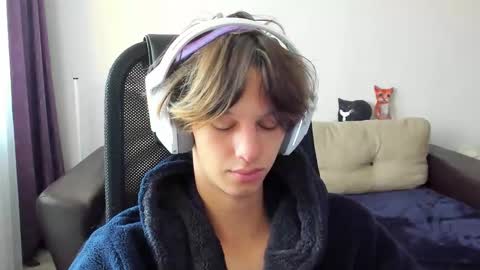 Ostin online show from October 2025 08:37:01 AM