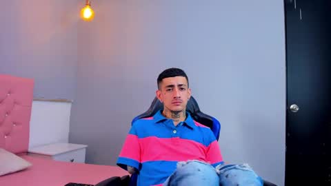 Snapshot of ostinmills chatting on December 2024 12:55:02 PM Ostin baby online show from December 2024 12:55:02 PM