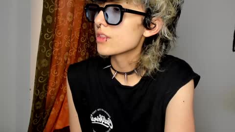 Snapshot of ottoyan_ chatting on December 2024 06:59:02 PM Otto 3 online show from December 2024 06:59:02 PM