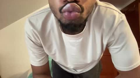 Snapshot of outofhisleague_ chatting on October 2025 03:35:02 PM outofhisleague_ online show from October 2025 03:35:02 PM