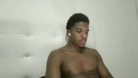 Snapshot of owen_222 chatting on December 2025 06:08:02 AM Owen online show from December 2025 06:08:02 AM