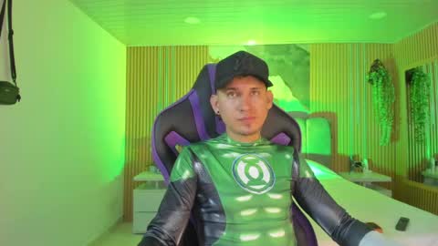 Snapshot of owen_drake chatting on April 2026 11:36:02 PM Owen Drak online show from April 2026 11:36:02 PM