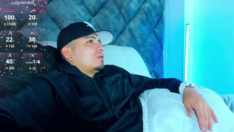 O W E N - S T O N E online show from December 2025 01:20:01 PM