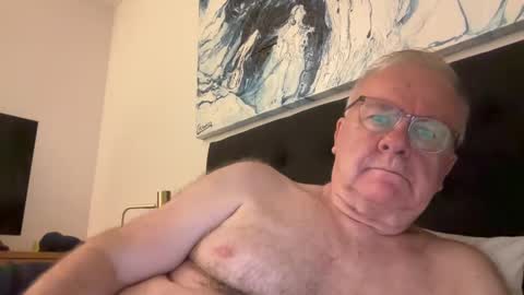 ozhairybearxxxx online show from December 2024 11:01:01 AM