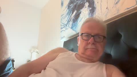 ozhairybearxxxx online show from December 2024 11:28:01 AM