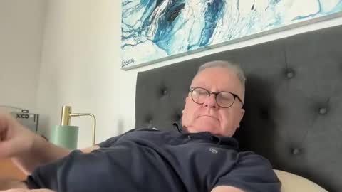 ozhairybearxxxx online show from April 2026 01:52:02 AM