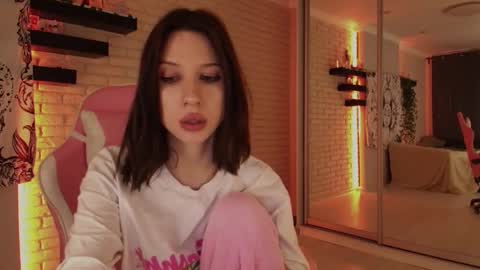 Snapshot of p0rsche911 chatting on December 2024 05:59:01 PM Alice online show from December 2024 05:59:01 PM