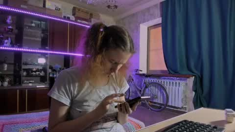 Snapshot of pa1e_pr1ncess chatting on June 2026 08:29:01 AM Ella online show from June 2026 08:29:01 AM