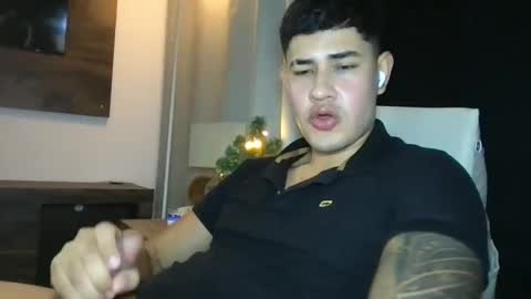 Javi    online show from December 2024 04:43:02 AM