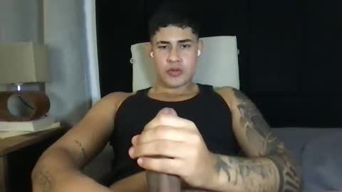 Javi    online show from January 2025 04:41:01 AM