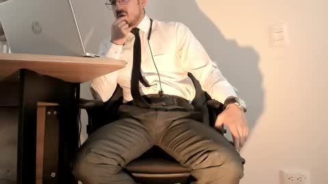 Snapshot of pablo_rincon95 chatting on January 2025 06:47:01 PM pablo rincon95 online show from January 2025 06:47:01 PM