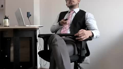 Snapshot of pablo_rincon95 chatting on January 2025 05:51:01 PM pablo rincon95 online show from January 2025 05:51:01 PM