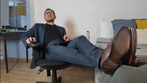 Snapshot of pablo_rincon95 chatting on March 2026 03:37:01 PM pablo rincon95 online show from March 2026 03:37:01 PM