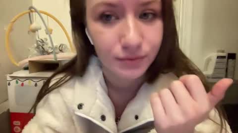 paisleysnowxo online show from March 2025 07:05:02 AM