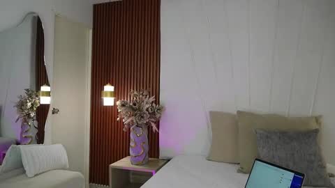 Palmer Joness online show from September 2025 03:35:01 PM