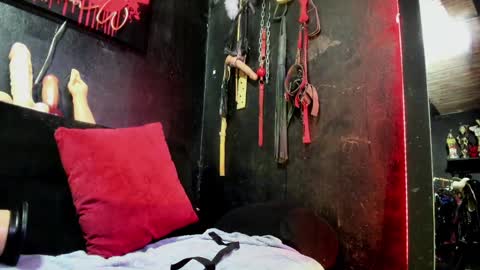 Paloma online show from February 2025 01:00:01 AM