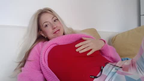 Snapshot of pam_fans chatting on December 2024 08:34:02 AM BABE online show from December 2024 08:34:02 AM