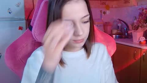 Snapshot of pambeeslyy chatting on March 2026 02:20:01 PM Pam online show from March 2026 02:20:01 PM