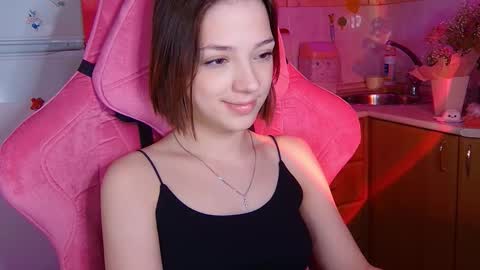 Snapshot of pambeeslyy chatting on March 2026 06:42:02 PM Pam online show from March 2026 06:42:02 PM