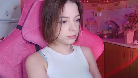 Snapshot of pambeeslyy chatting on April 2026 04:19:01 PM Pam online show from April 2026 04:19:01 PM