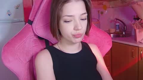 Snapshot of pambeeslyy chatting on May 2026 02:46:01 PM Pam online show from May 2026 02:46:01 PM