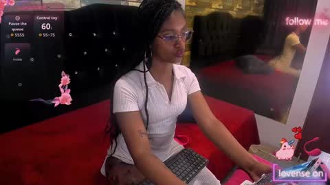 Snapshot of pamela_courson01 chatting on October 2025 01:41:02 PM Pamela online show from October 2025 01:41:02 PM