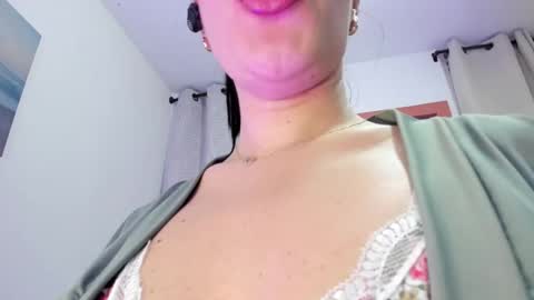 Snapshot of pamela_rosal chatting on December 2024 12:20:01 AM Pamela online show from December 2024 12:20:01 AM