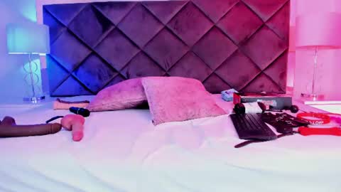 Pamela Ponce online show from July 2026 03:50:01 PM