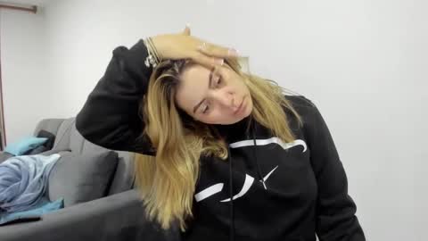 Snapshot of pamelaquenn_2 chatting on September 2025 02:16:02 AM PAMELA QUEEN online show from September 2025 02:16:02 AM