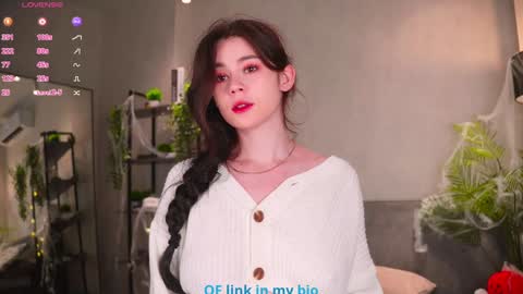 Diana online show from November 2025 11:18:01 PM