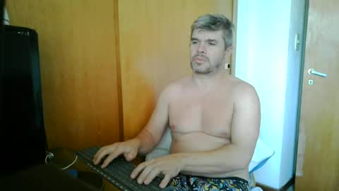 Snapshot of panchomadrid chatting on April 2026 06:58:01 PM Pancho Madrid online show from April 2026 06:58:01 PM