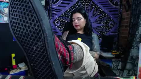 Snapshot of pandoragoddess chatting on April 2026 04:27:01 AM online show from April 2026 04:27:01 AM