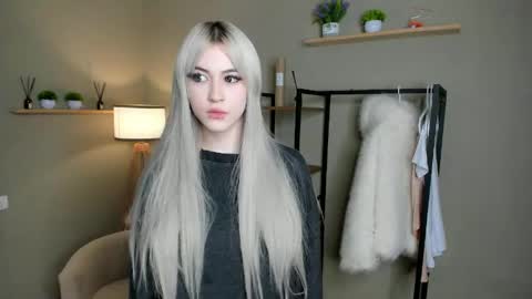 Snapshot of pantyhousee chatting on April 2026 05:06:02 PM Viky online show from April 2026 05:06:02 PM