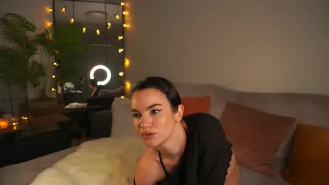 Kristina Kriss online show from October 2025 07:47:01 PM