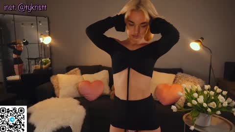 Snapshot of pantykrist chatting on February 2026 06:33:01 PM Kristina Kriss online show from February 2026 06:33:01 PM