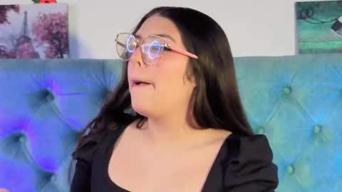 Paola Lyon online show from November 2025 01:00:01 PM