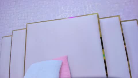 Paola  online show from September 2025 11:26:01 AM