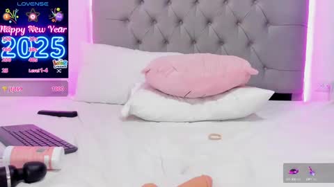 paola online show from January 2025 04:12:02 AM