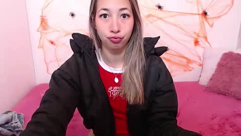 Paola online show from October 2025 12:26:02 PM