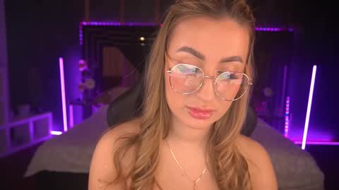 Lia online show from February 2025 07:19:02 PM