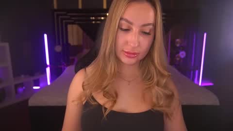 Lia online show from February 2025 12:56:01 PM