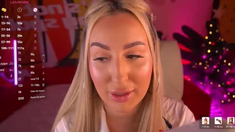 Snapshot of paolamola chatting on January 2026 01:49:01 PM Lia online show from January 2026 01:49:01 PM