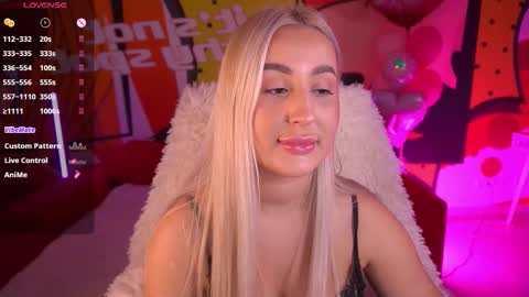 Snapshot of paolamola chatting on February 2026 02:50:02 PM Lia online show from February 2026 02:50:02 PM