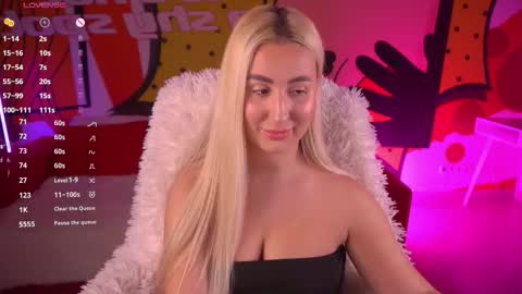 Snapshot of paolamola chatting on March 2026 03:18:01 PM Lia online show from March 2026 03:18:01 PM