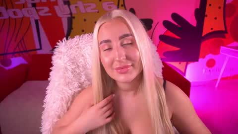 Snapshot of paolamola chatting on March 2026 03:04:01 PM Lia online show from March 2026 03:04:01 PM